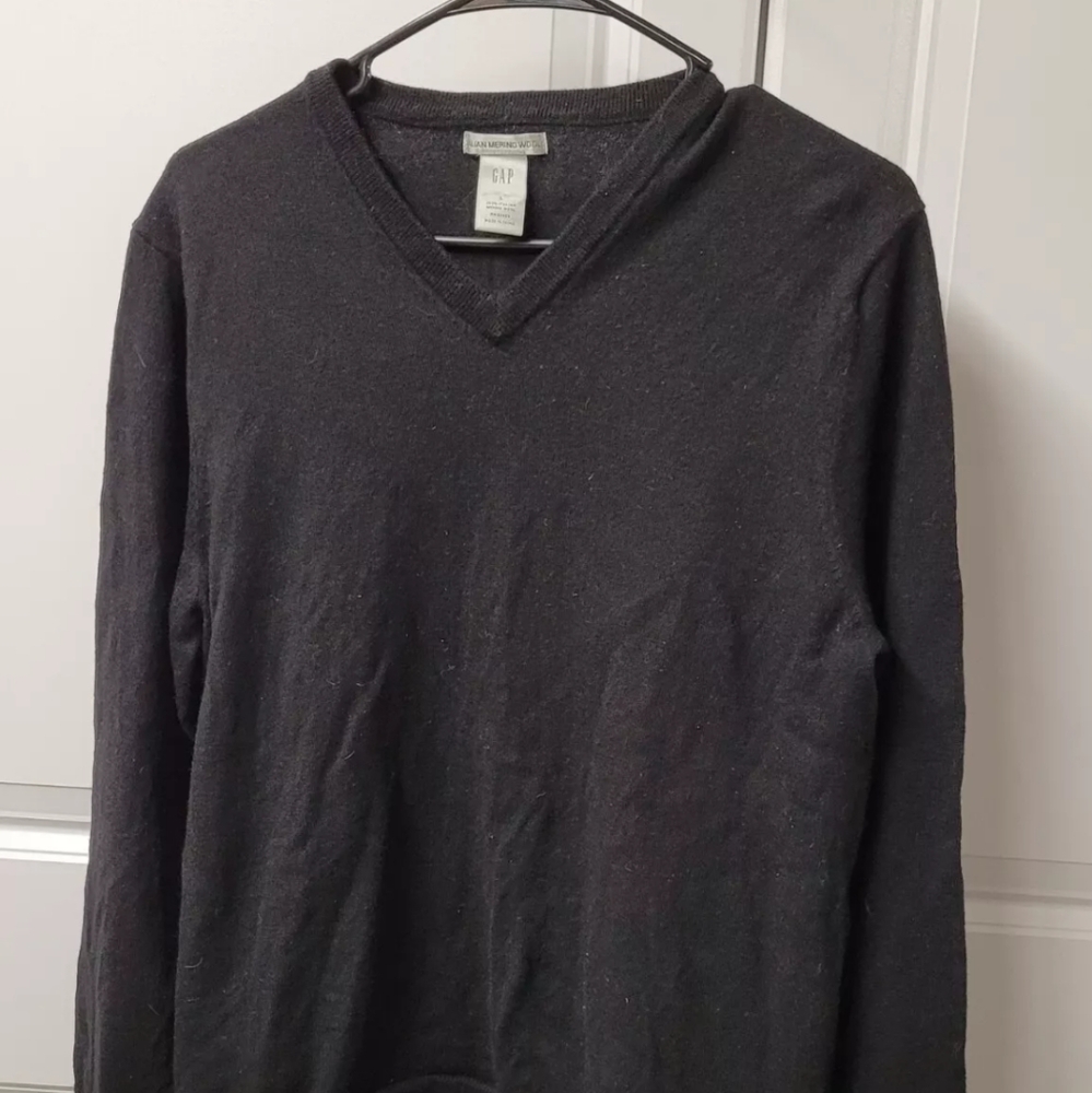 Gap Women's Sweater Size: Large Italian Merino Wool V-Neck